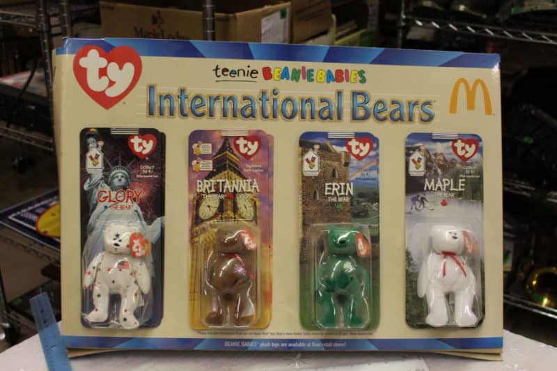 Bébés en bonnet les plus chers - Mcdonald's International Bears