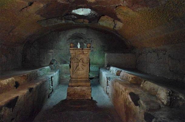 Mithraeum à l'étage le plus bas de San Clemente à Rome. (CC BY-SA 3.0)