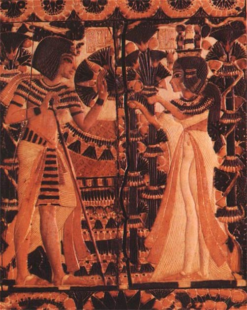 Après la mort, ou l'exil, d'Akhenaton, son jeune fils Toutankhamon monte sur le trône. Se pourrait-il que son abandon d'Amarna ait été causé par une nouvelle éclipse solaire ? (Domaine public)