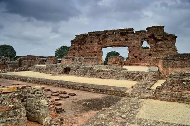 Les ruines de Viroconium en Grande-Bretagne centrale, peut-être le site du Camelot historique.