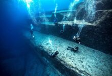 The mystique of megalithic Japan is largely misunderstood, and it seems that the government does not care to find out more. From Yonaguni to Ishi-no-Hoden, let’s delve deeper into the unknown. Pictured: Divers inspecting the underwater site of Yonaguni in Japan. Source: nudiblue / Adobe stock
