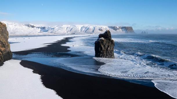 Cap Dyrholaey, partie la plus méridionale de l'Islande, non loin de la ville de Vík. (alfotokunst / Adobe Stock)