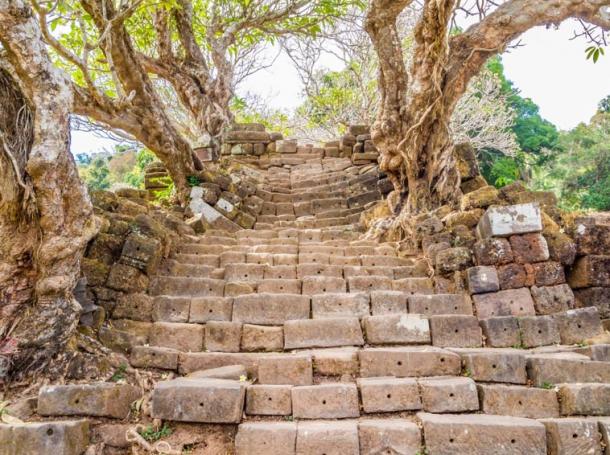 Escalier vers Vat Phou, Laos