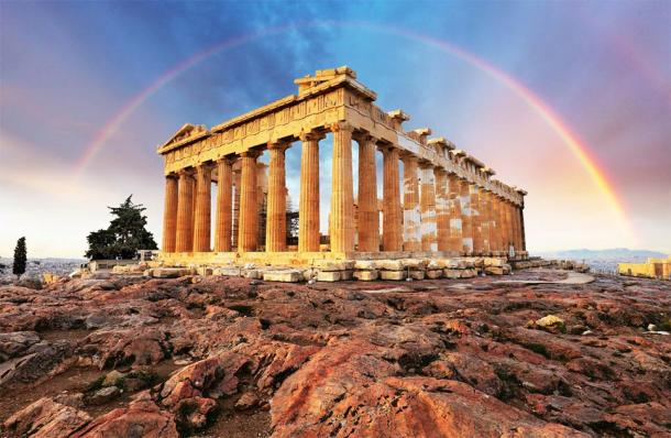 Beaucoup prétendent que la façade du Parthénon, qui fait partie de l'Acropole d'Athènes, a été conçue selon le nombre d'or. (TTstudio / Adobe Stock)