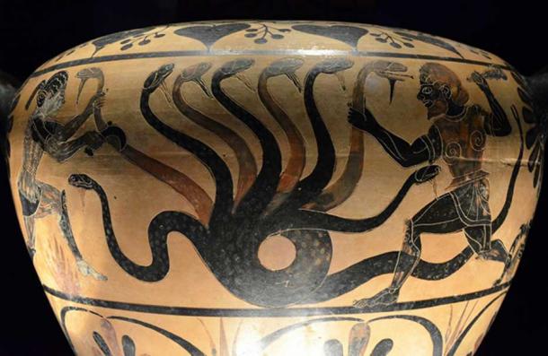 Hydrie (récipient à eau en céramique) avec Héraclès et l'hydre de Lerne d'Étrurie, attribuée au peintre de l'Aquila, 530-500 av.
