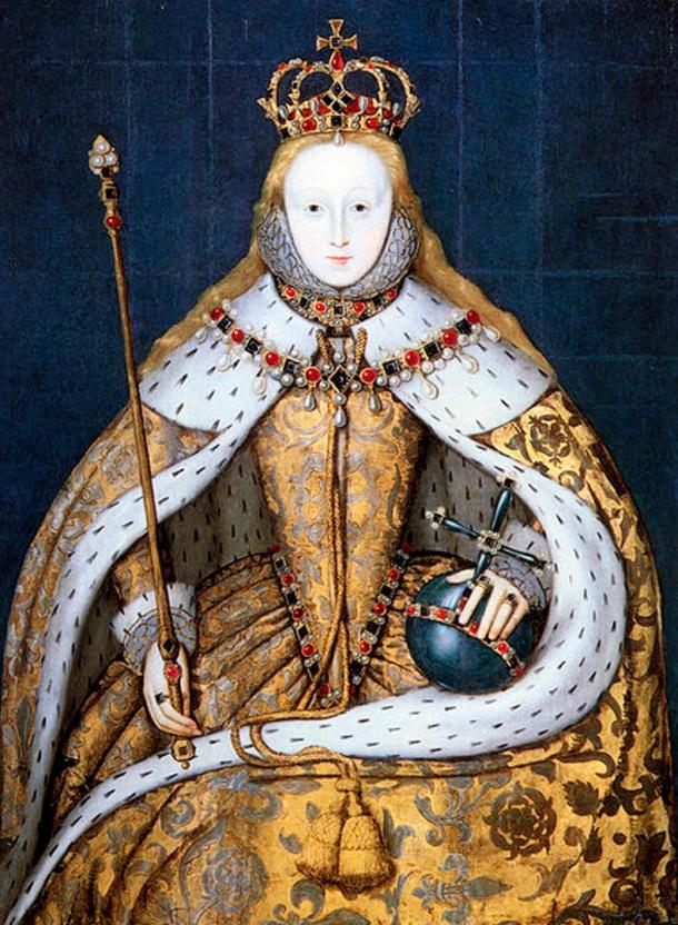 La reine Elizabeth I d'Angleterre dans ses robes de couronnement, à motifs de roses Tudor et garnies d'hermine.
