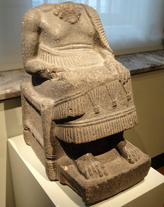 Statue d'un souverain assis de l'ancienne Ebla. (Daderot / Domaine public)