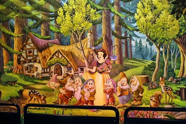 Dans Blanche-Neige et les sept nains de Disney, les nains sont représentés avec des cagoules colorées, comme celles que portaient les mineurs près de la ville de Lohr.
