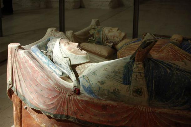 Effigie d'Aliénor d'Aquitaine à l'abbaye de Fontevraud, où elle fut enterrée aux côtés de son mari, Henri, et de son fils, Richard. (ElanorGamgee / CC BY 3.0)
