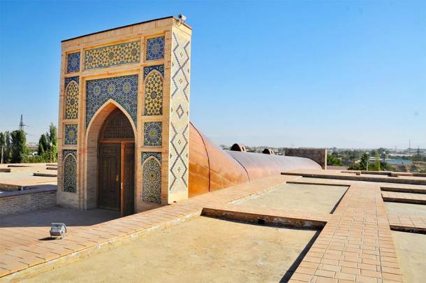 Entrée de l'observatoire Ulugh Beg à Samarkand, en Ouzbékistan, connu comme l'un des observatoires les plus importants du monde islamique. (robnaw/ Adobe Stock)