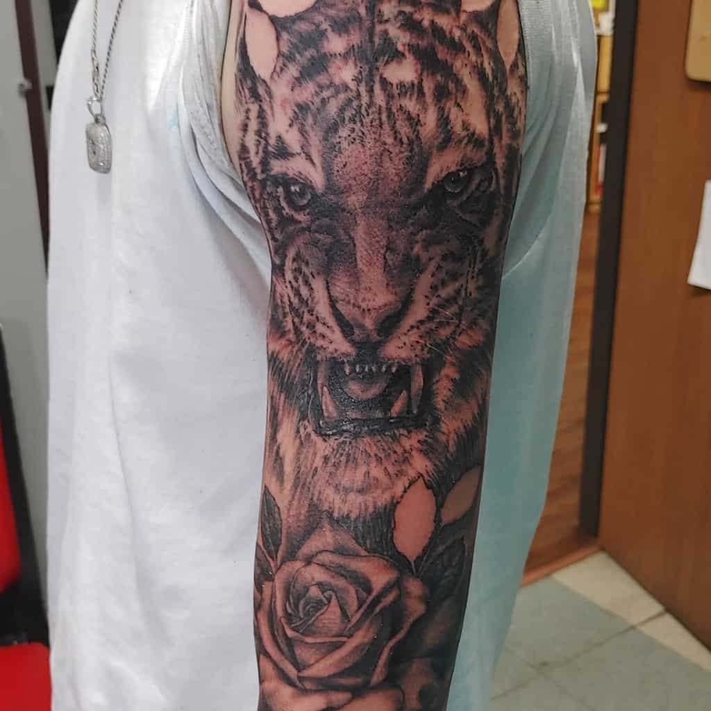 bras tigre rose tatouages aiguille2flesh