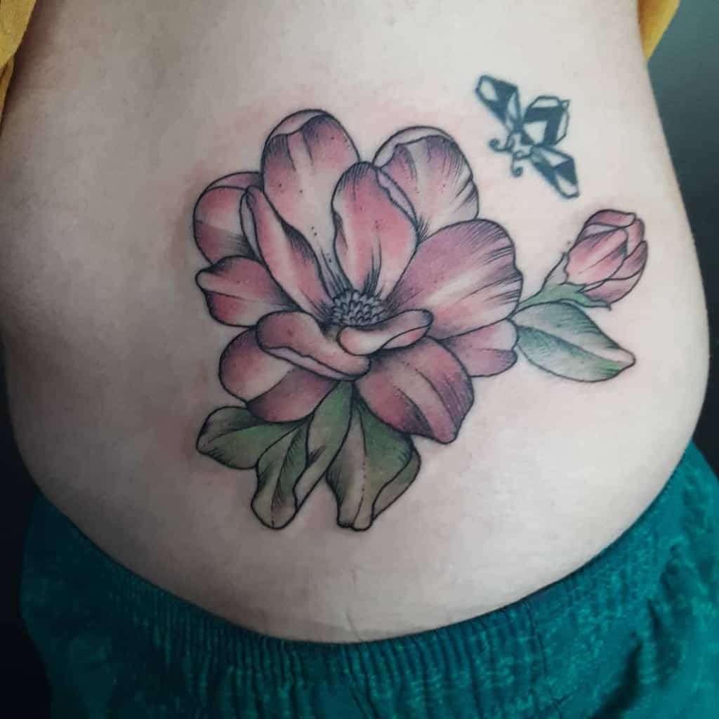 tatouages de magnolia latéraux sarah_elizabeth_bailey