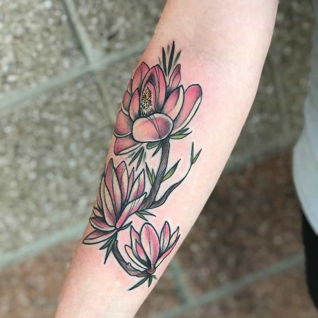 tatouages de magnolia sur l'avant-bras keishanicoletattoo