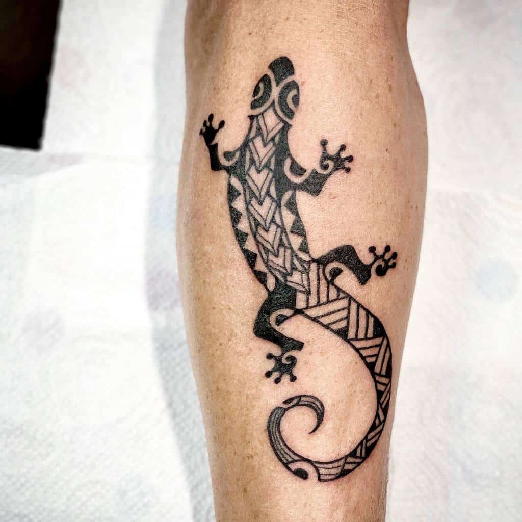 Tatouages de petits animaux tribaux leolisboa_tattoo