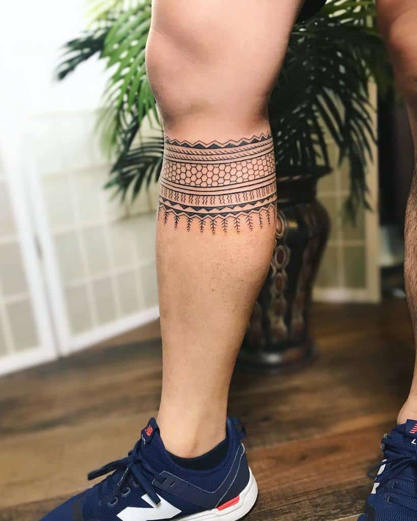 Tatouages de petites jambes tribales tatakbyayla
