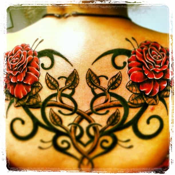 dos tatouages de roses tribales godshalltattoos