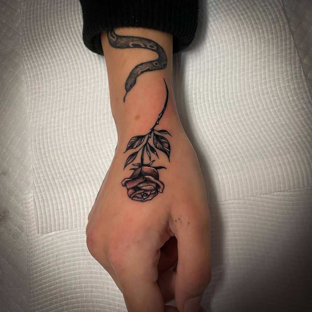 main petits tatouages de roses jay_davies_tattoos