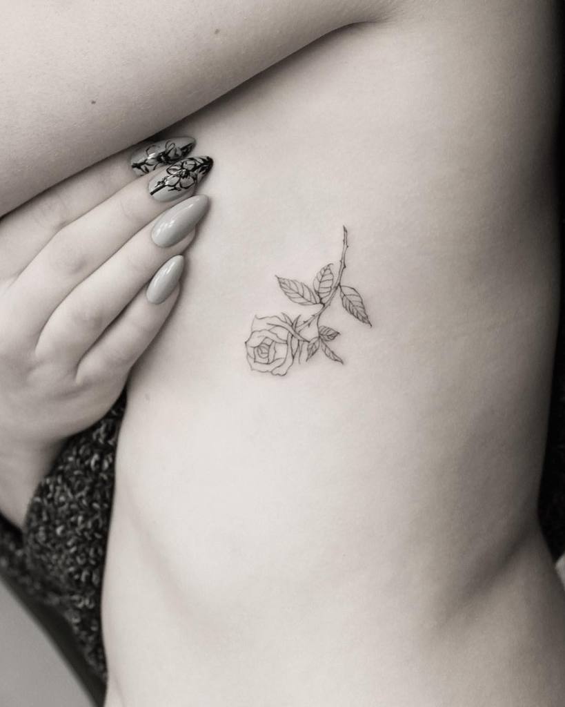 côté minuscule rose tatouages indianka___