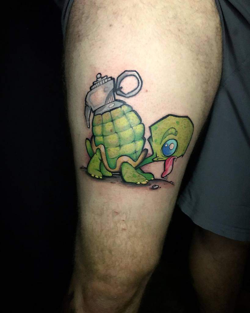 Tatouages de petites tortues colorées molawoife_tattoo