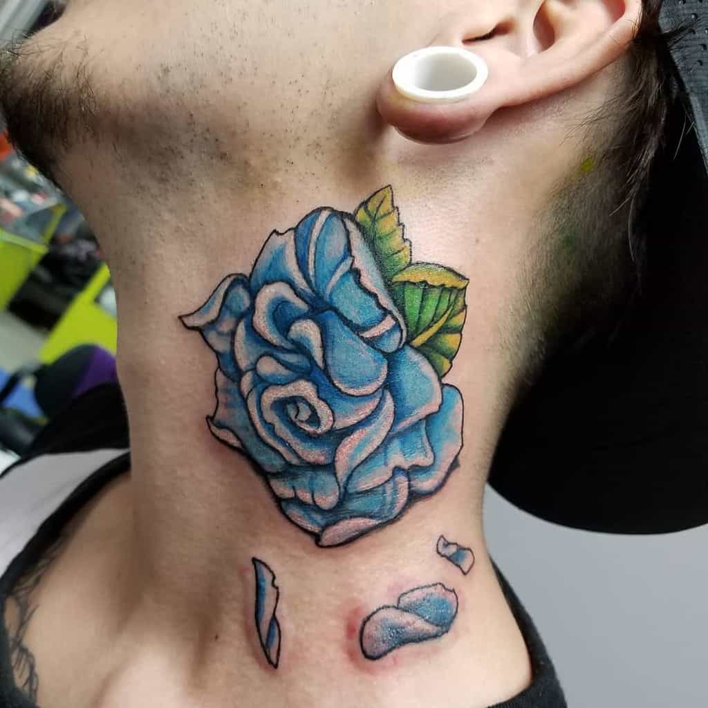 tatouages de cou bleu rose mattytull