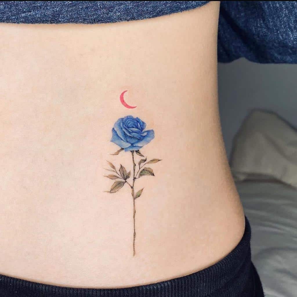 petits tatouages minimalistes rose bleue popcorn__studio