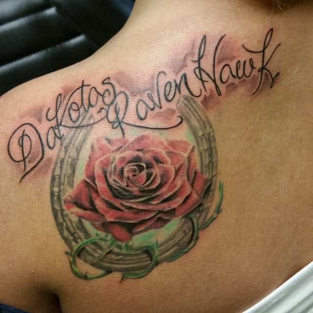 tatouages de vigne rose au dos tatouages_ryansketchmartin