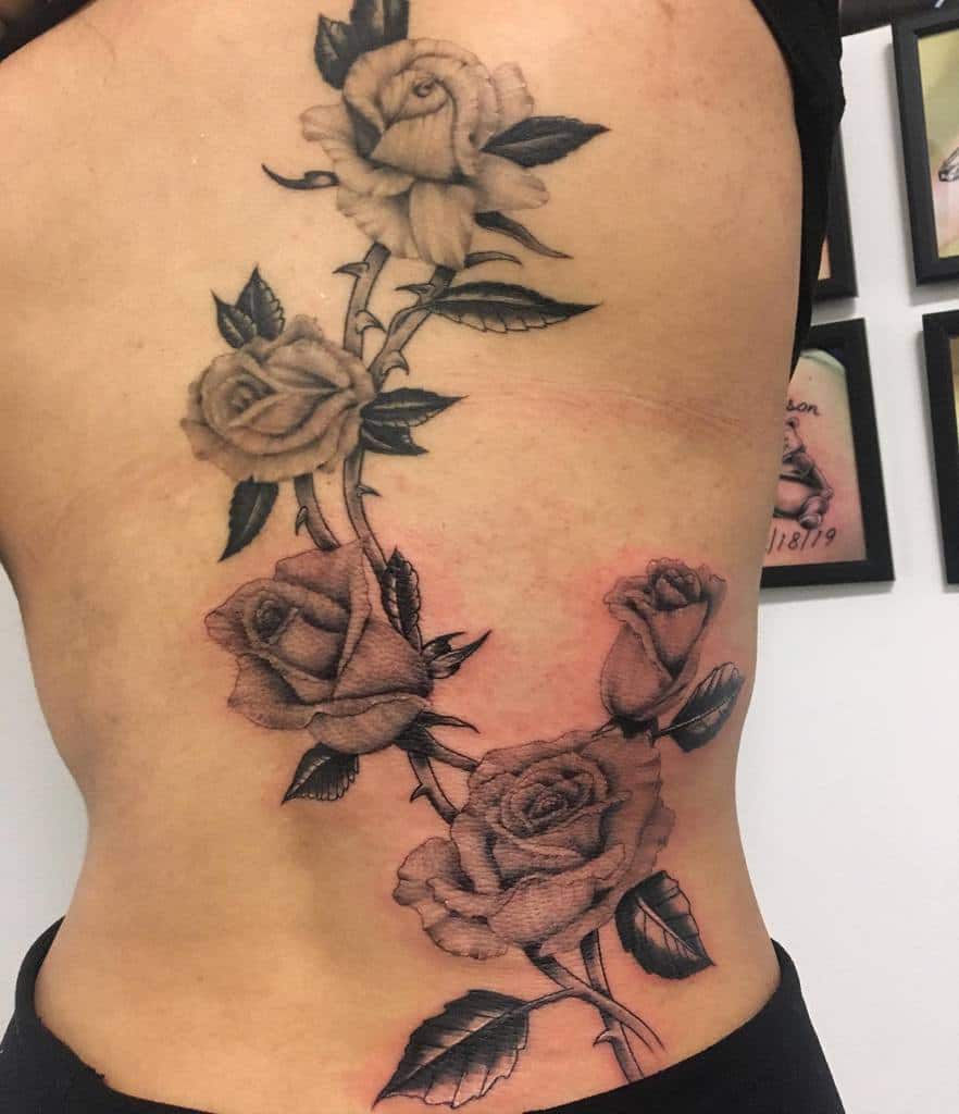 tatouages de vigne rose au dos bruce_the_tattoo_guy