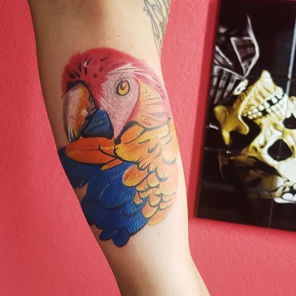 Tatouages de petits oiseaux colorés Balao.tattoo