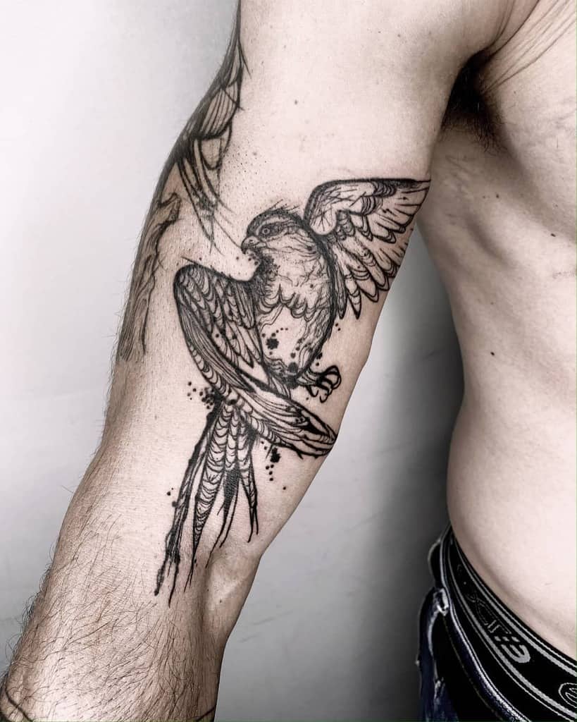 Tatouages de petits oiseaux sur les bras Julart.tattoo