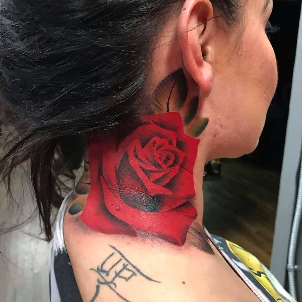 Tatouages réalistes en col de rose jb_tattoos