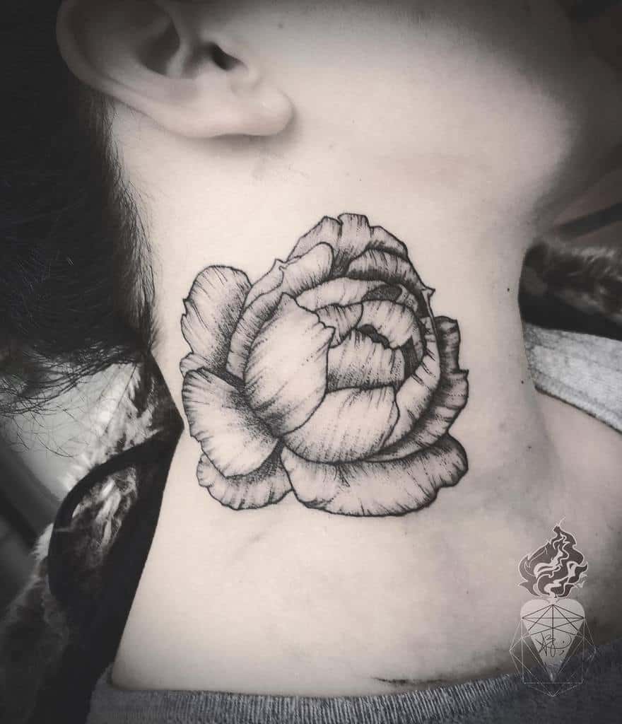 tatouages simples de cou de rose blakelumen_tattooart
