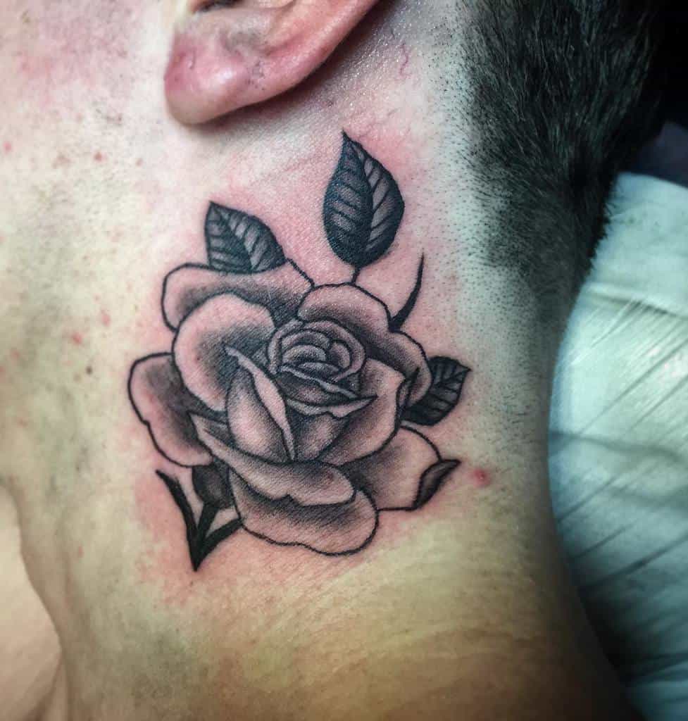 tatouages simples en col de rose ink_by_jade