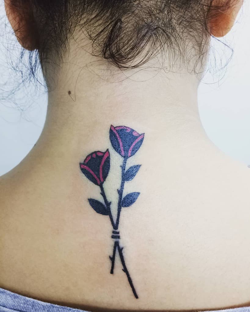 tatouages de col de rose sur la tige perle_tattoo_studio