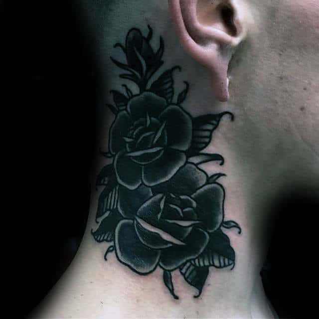 nextluxury blackwork 2 tatouages en col de rose