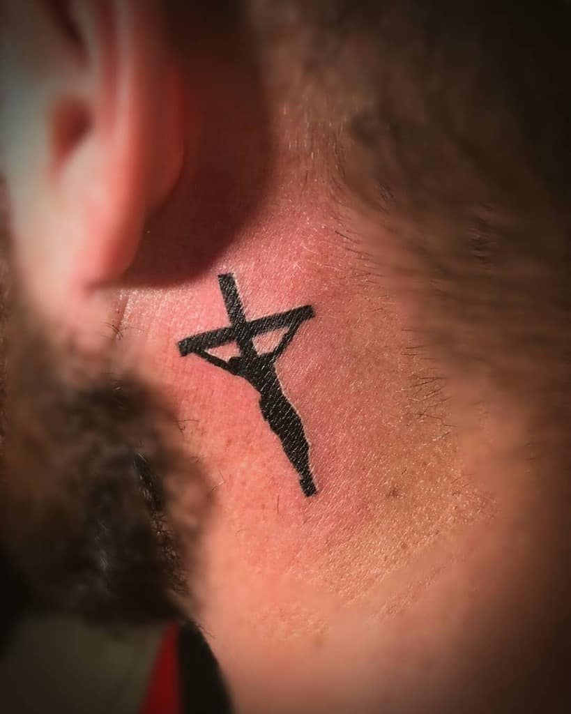 Tatouage du cou de la petite croix d'oreille Tatsbyblack