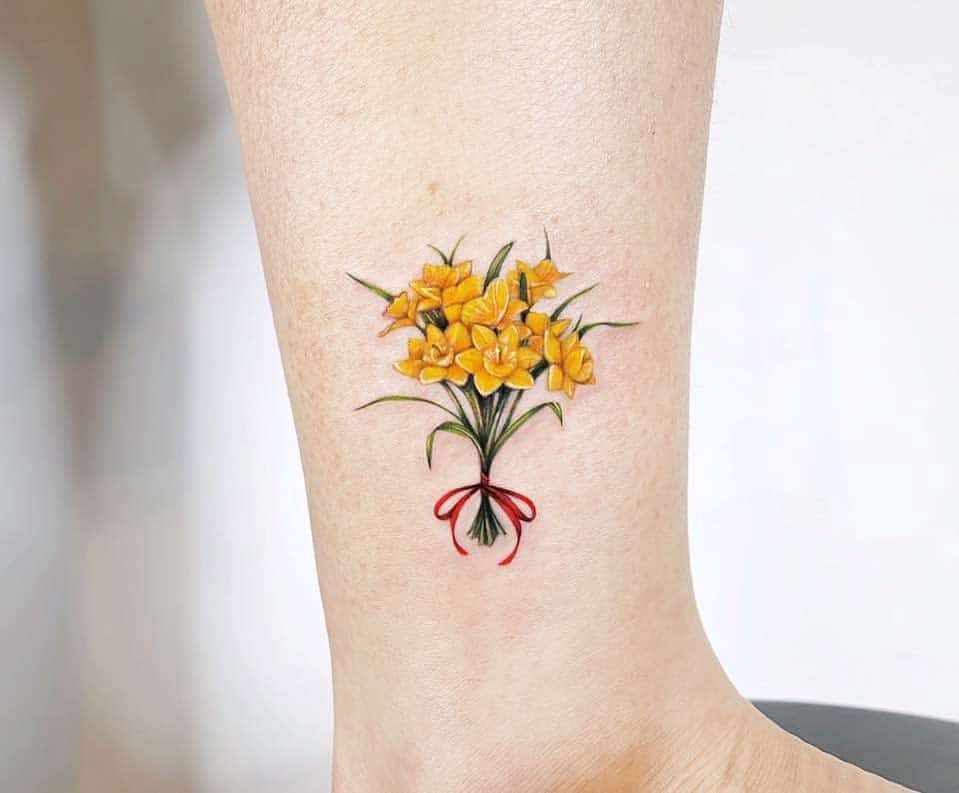 Tatouages de cheville à petite fleur Tatouages de pied Tatouage Suf