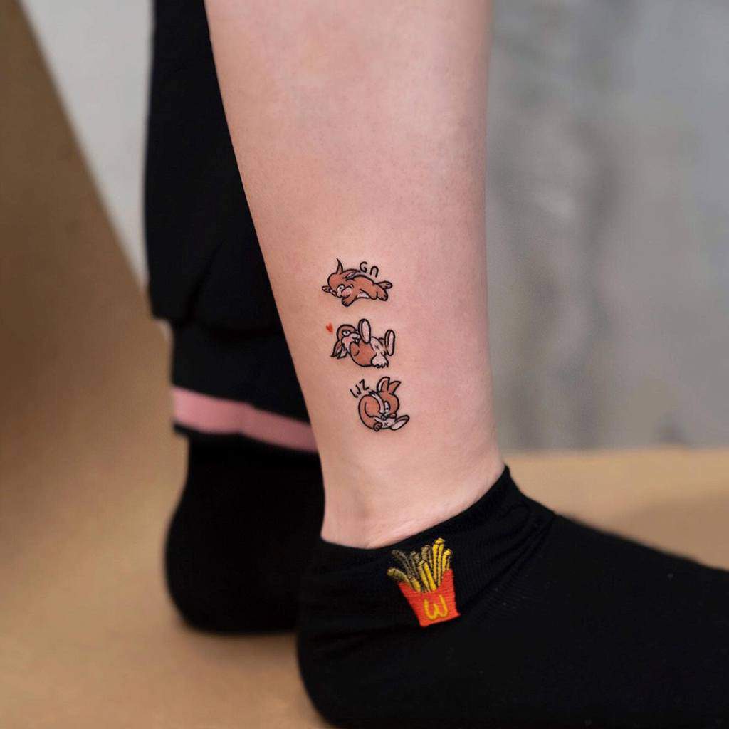 Mignons petits tatouages de pieds de cheville Newtattoo Sarah