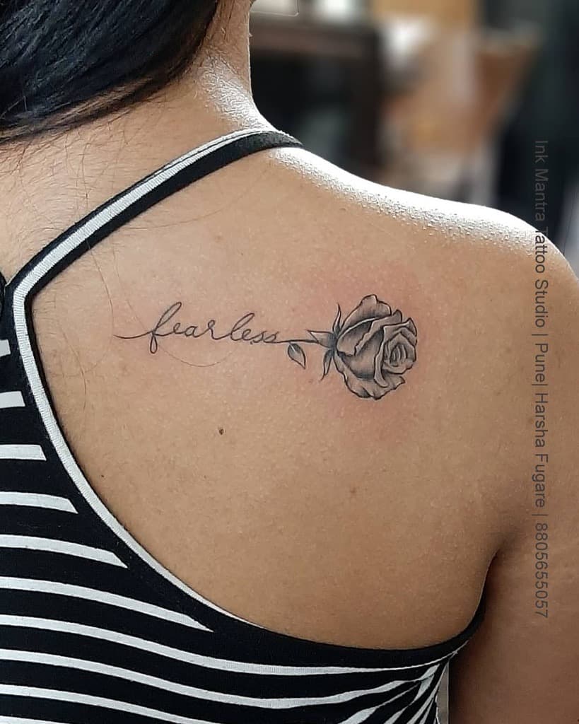 Tatouages à l'encre noire Small Rose Tattoos Mantra
