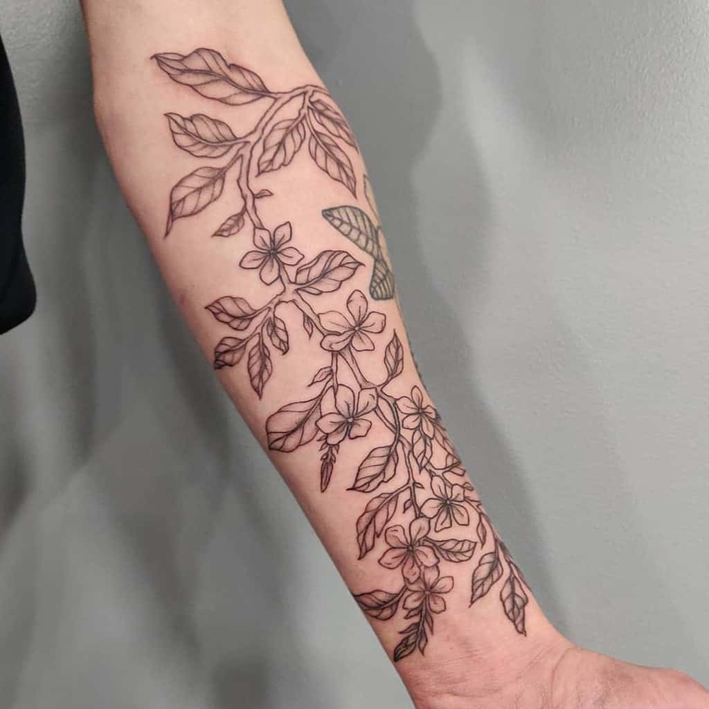 Tatouages d'avant-bras en forme de fleur de jasmin Kelsi Hooper