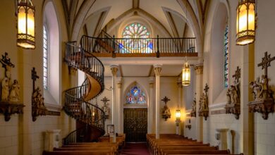 The helix staircase in Loretto Chapel is said to be a miracle.