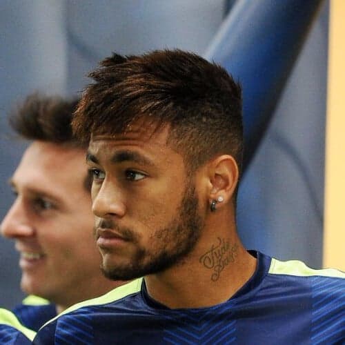 Neymar a fait descendre sa coiffure