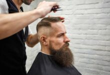 28 meilleures coupes de cheveux pour les hommes aux cheveux clairsemés qui ont encore une belle apparence