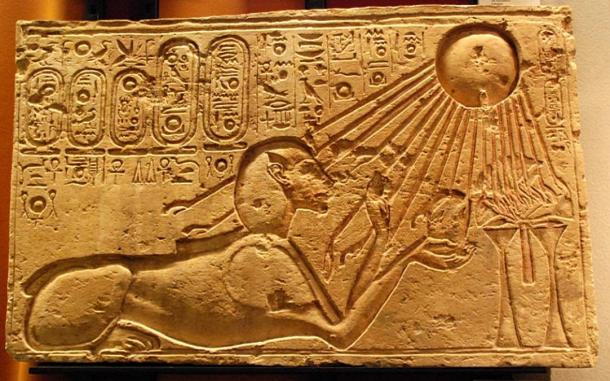 Akhenaton représenté comme un sphinx à Amarna.