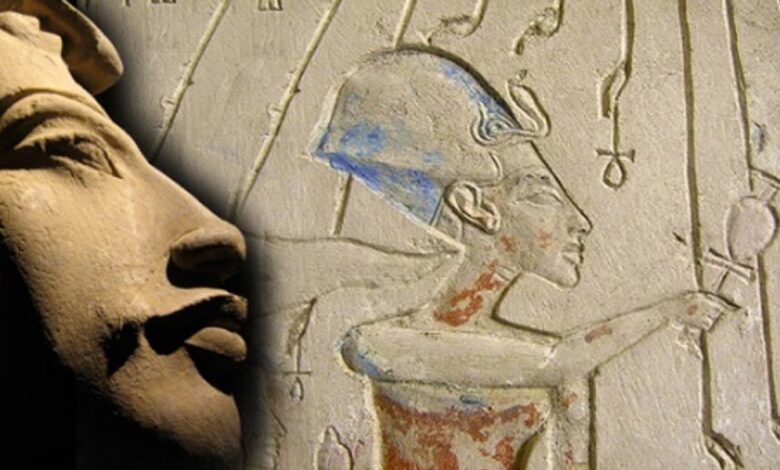 Akhenaten, relief of the pylons of the house of Panehsy, Chief Servitor of the Aten. It depicts Akhenaten making offerings to the Aten.