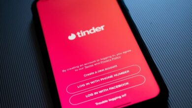 How to Start a Tinder Conversation: The Ultimate Guide
