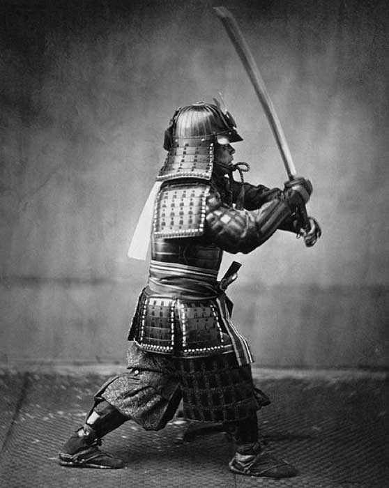 Samouraïs armés d'un sabre et d'une dague. (Domaine public)