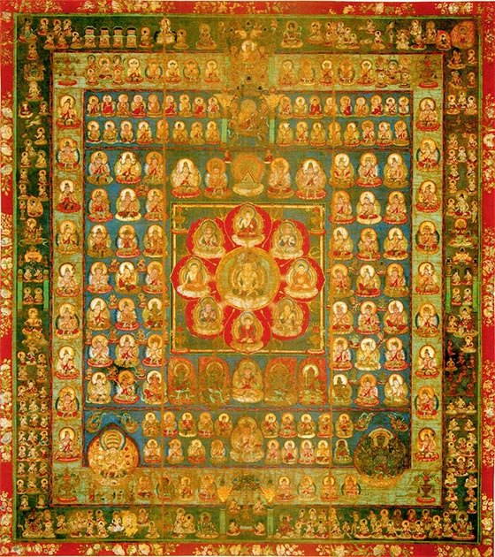 Le royaume de l'utérus, la place centrale représente la jeune scène de Vairocana. Il est entouré de huit bouddhas et bodhisattvas. (Lune / Domaine public)