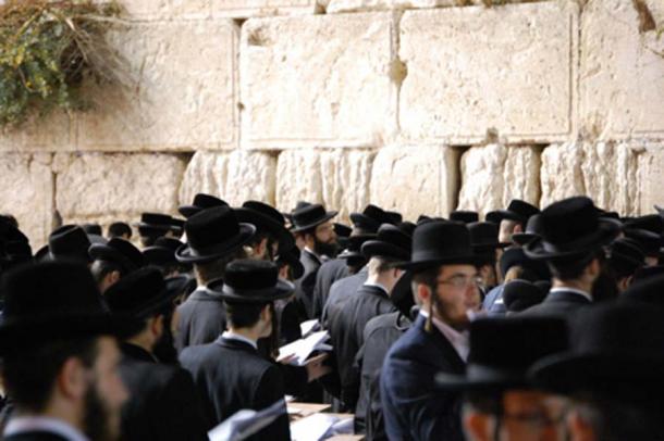 Des personnes de confession juive en train de prier au Mur des Lamentations, à Jérusalem. (CC0)