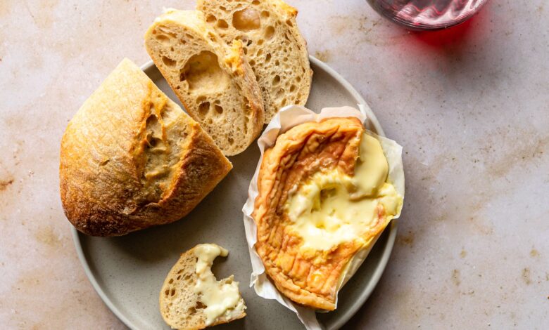 Combien de temps le fromage peut-il se conserver au réfrigérateur ?
