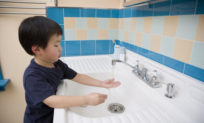 Comment enseigner le lavage des mains aux enfants d'âge préscolaire